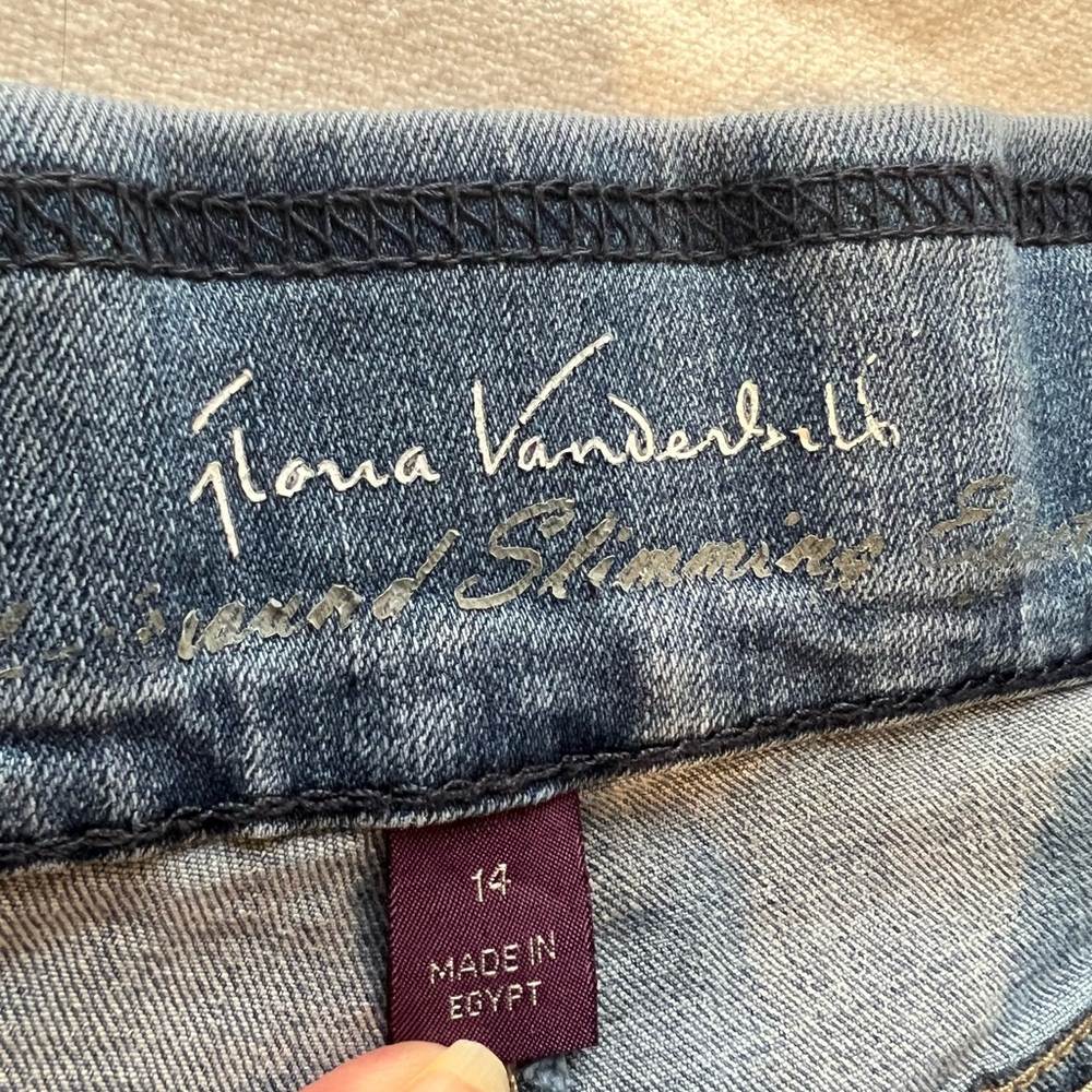 Gloria Vanderbilt capri denim Gloria Vanderbilt Classic Blue Jeans - Picture 2 of 7
